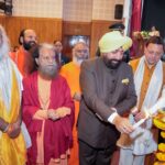 सीएम पर केंद्रित पुस्तकों का राज्यपाल ने किया विमोचन