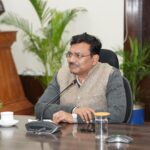 मुख्य सचिव ने परखी राजस्व प्राप्तियों की स्थिति, कहा – टैक्स की परिधि में जो विभाग नहीं, उसे करें शामिल