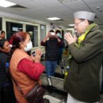 देर शाम दून हॉस्पिटल पहुंचे सीएम धामी, स्वास्थ्य सेवाओं की स्थिति परखीं