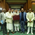 सीएम ने वित्त मंत्री बतौर पेश किया ₹1.11 लाख करोड़ का संतुलित बजट