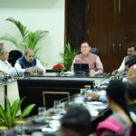 सीएम हेल्पलाइन में 30 दिन से ज्यादा समय से लंबित शिकायतों के लिए चले विशेष अभियान : धामी