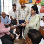 एसआईआर : देहरादून के मतदान केंद्रों पर पहुंचे सीईओ, वरिष्ठ अधिकारियों को सौंपी जिम्मेदारी ।