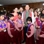 दिव्यांग बच्चों के साथ सीएम धामी ने मनाया अपना जन्मदिन