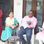 मुख्य निर्वाचन अधिकारी ने रायपुर के सारथी विहार में चैकिंग कर जांचे दस्तावेज, सीईओ ने मतदाताओं से लिया फीडबैक